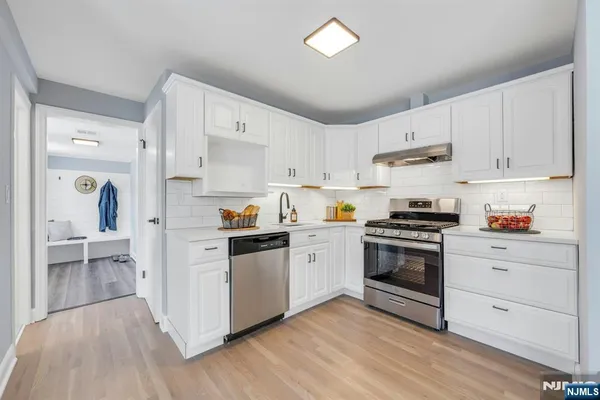 $689,000 | 1 Crestwood Lane, Clark, NJ 07066