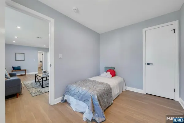 $689,000 | 1 Crestwood Lane, Clark, NJ 07066