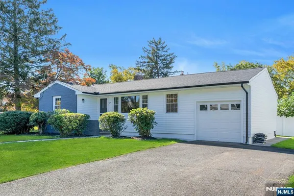 $689,000 | 1 Crestwood Lane, Clark, NJ 07066