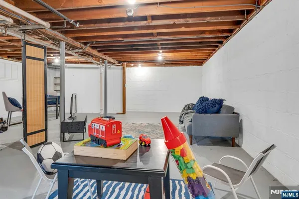 $689,000 | 1 Crestwood Lane, Clark, NJ 07066