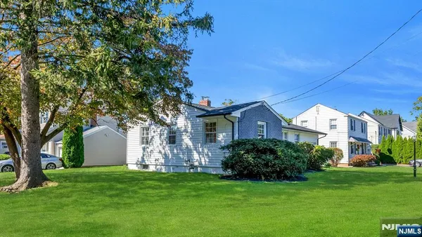 $689,000 | 1 Crestwood Lane, Clark, NJ 07066