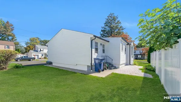 $689,000 | 1 Crestwood Lane, Clark, NJ 07066