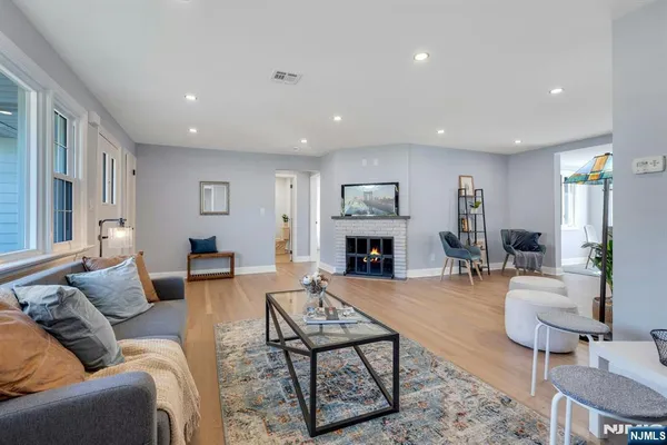 $689,000 | 1 Crestwood Lane, Clark, NJ 07066