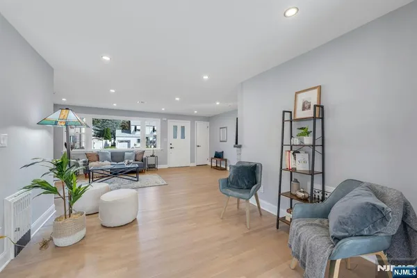 $689,000 | 1 Crestwood Lane, Clark, NJ 07066