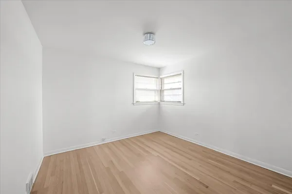 $489,000 | 7012 North Kenton Avenue, Lincolnwood, IL 60712