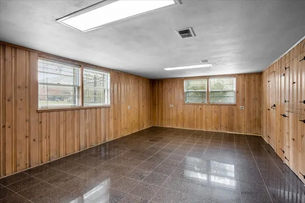 $489,000 | 7012 North Kenton Avenue, Lincolnwood, IL 60712