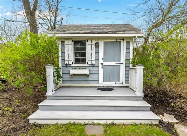 $489,000 | 7012 North Kenton Avenue, Lincolnwood, IL 60712