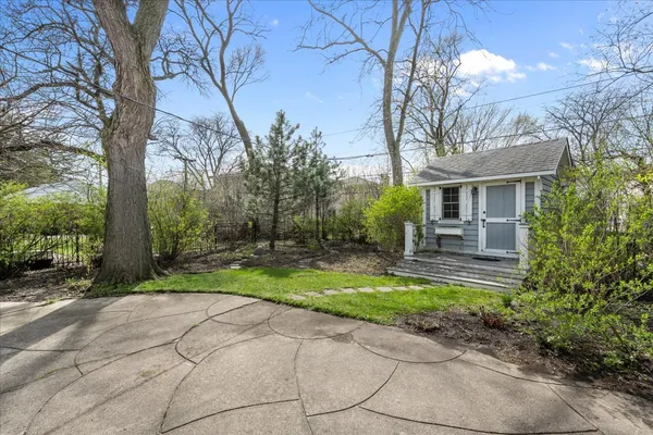 $489,000 | 7012 North Kenton Avenue, Lincolnwood, IL 60712