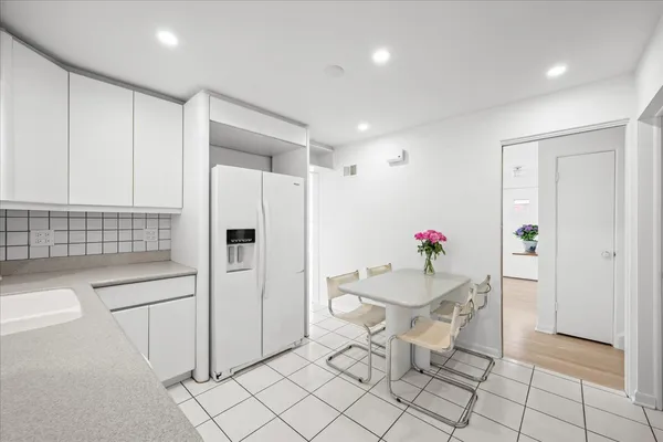 $489,000 | 7012 North Kenton Avenue, Lincolnwood, IL 60712