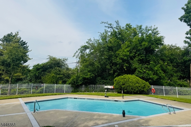 50 West Lindsley Road, Unit 4 Cedar Grove, NJ 07009 - Photo 3 of 18