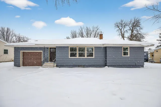 $269,500 | 138 South Street East, Norwood Young America, MN 55368