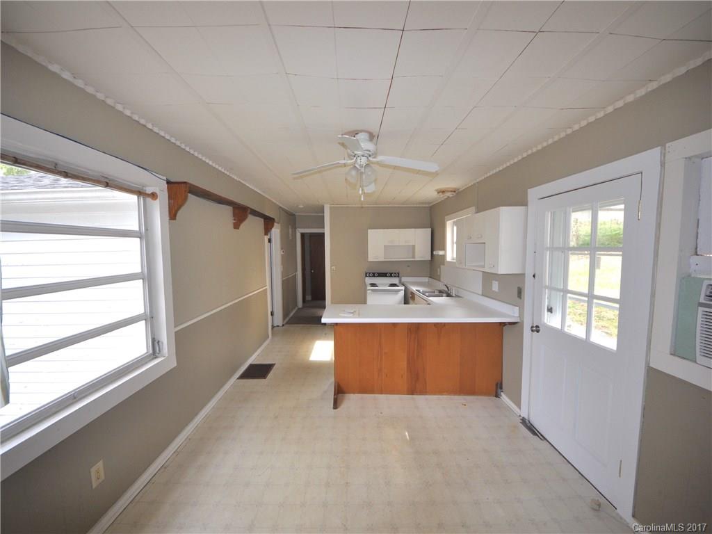 201 Sam King Road Hendersonville, NC 28739 - Photo 4 of 12 Gallery Image 4