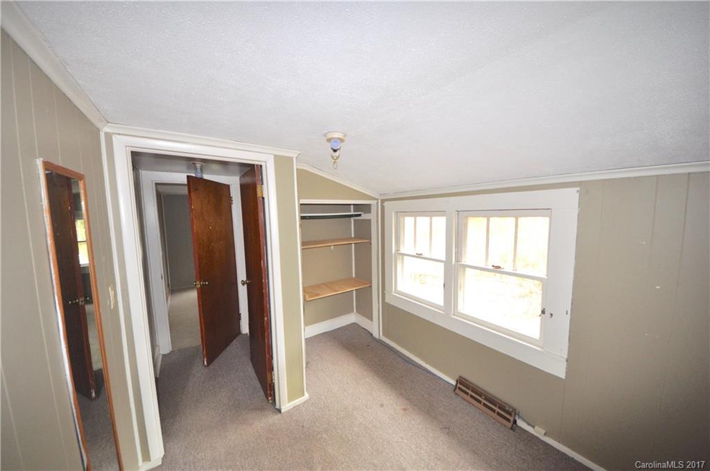 201 Sam King Road Hendersonville, NC 28739 - Photo 7 of 12 Gallery Image 7