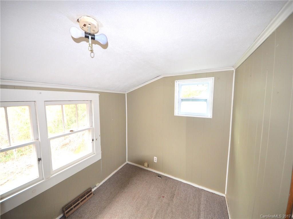 201 Sam King Road Hendersonville, NC 28739 - Photo 8 of 12 Gallery Image 8
