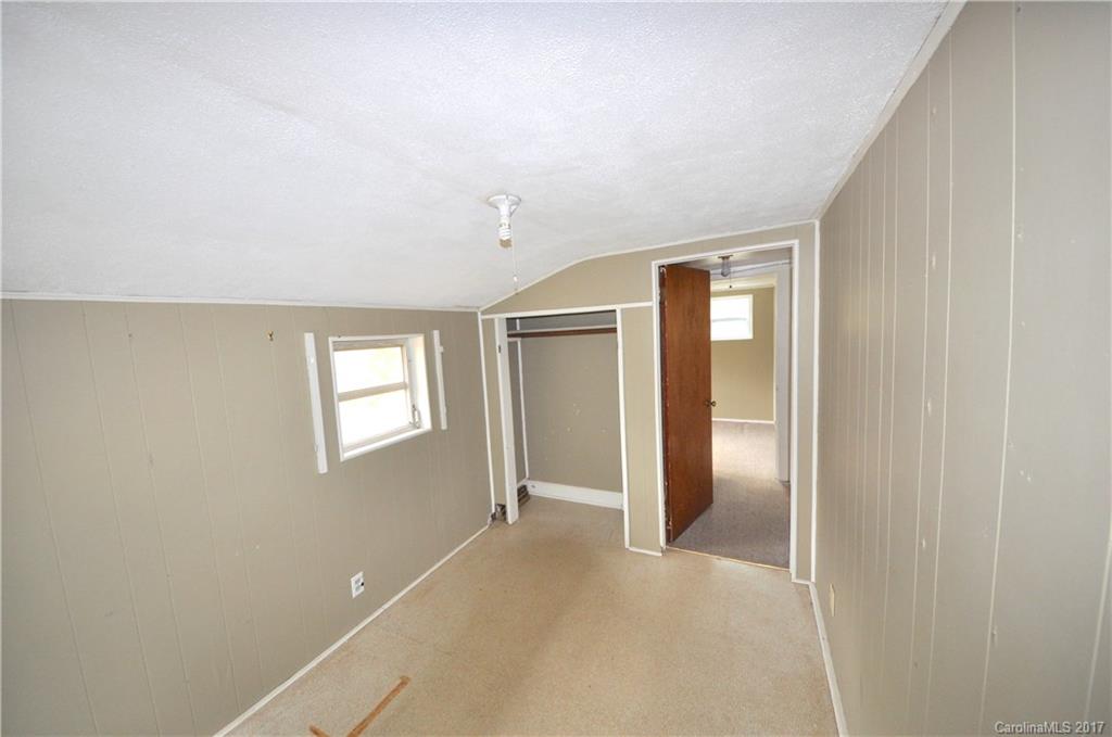 201 Sam King Road Hendersonville, NC 28739 - Photo 9 of 12 Gallery Image 9