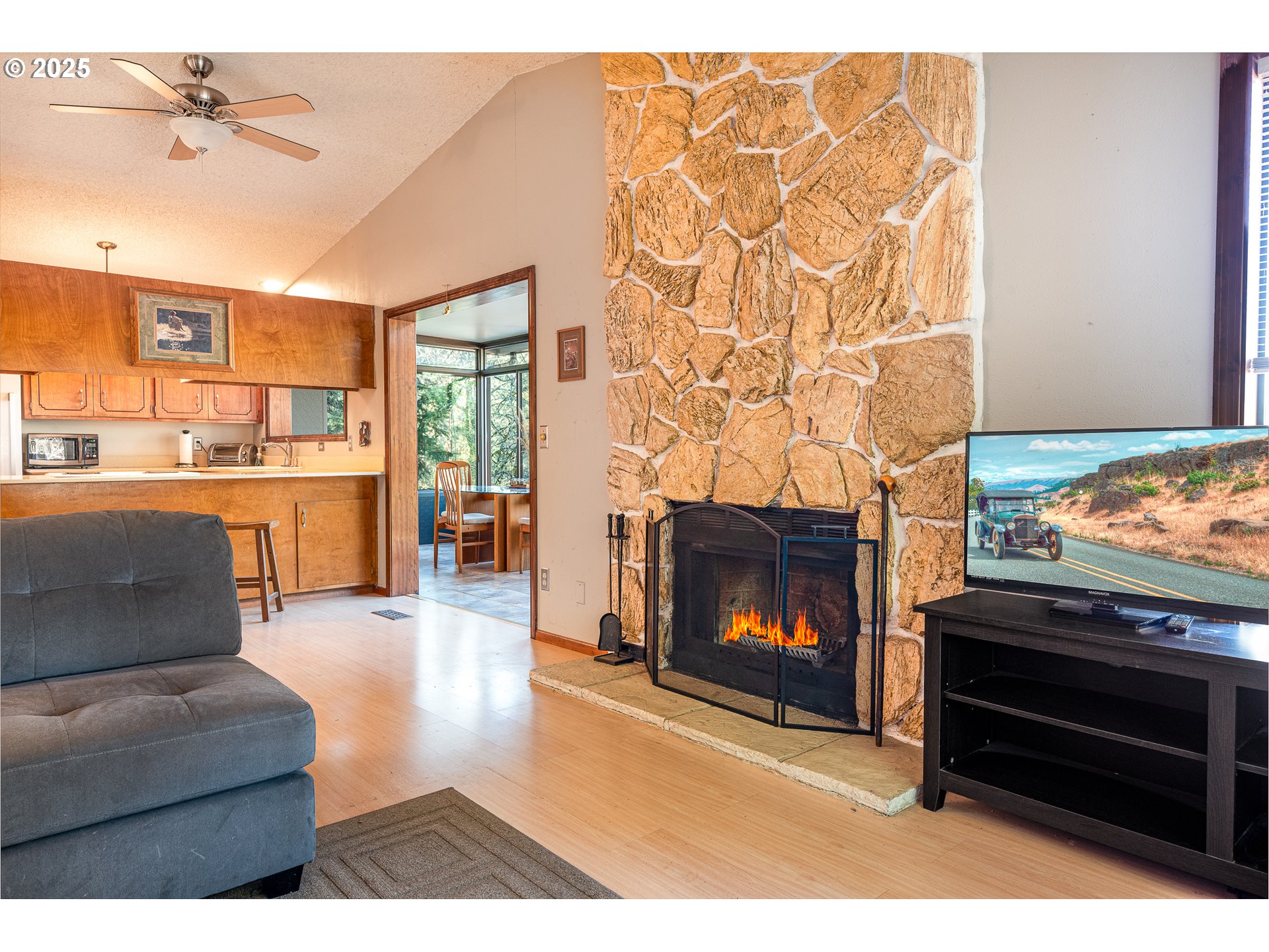 3370 Videra Drive Eugene, OR 97405 - Photo 12 of 43