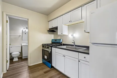 $99,100 | 3119 South 122nd Street, Unit 17, West Allis, WI 53227