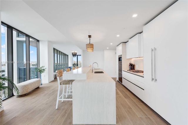 $4,598,000 | 900 North Ocean Boulevard, Unit 801, Pompano Beach, FL 33062