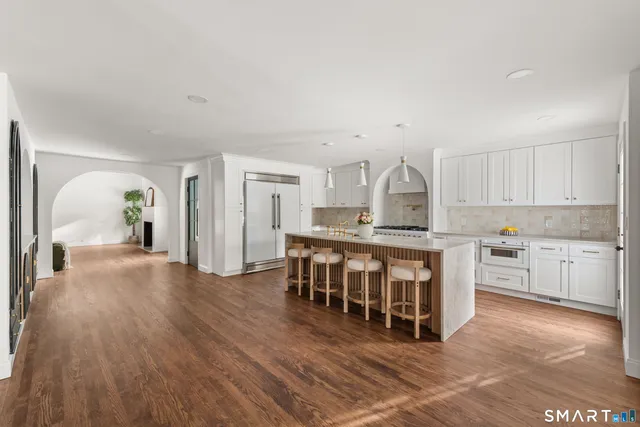 $1,695,000 | 913 Ridgefield Road, Wilton, CT 06897