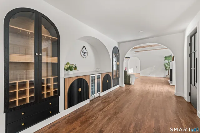 $1,695,000 | 913 Ridgefield Road, Wilton, CT 06897