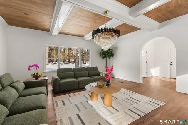 $1,695,000 | 913 Ridgefield Road, Wilton, CT 06897