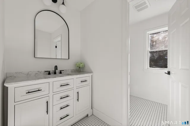 $1,695,000 | 913 Ridgefield Road, Wilton, CT 06897