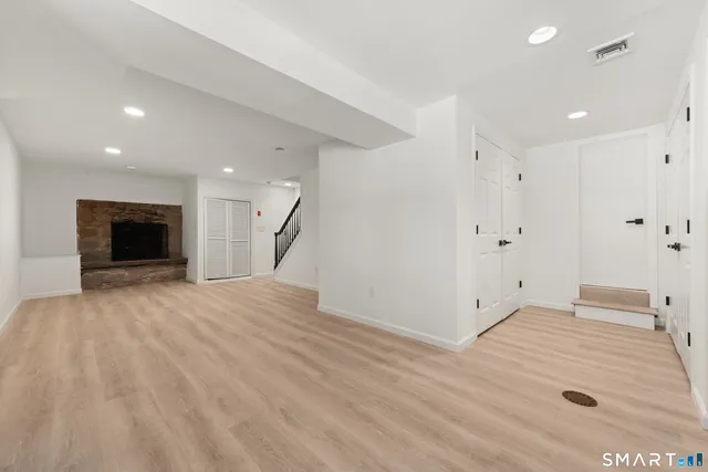 $1,695,000 | 913 Ridgefield Road, Wilton, CT 06897