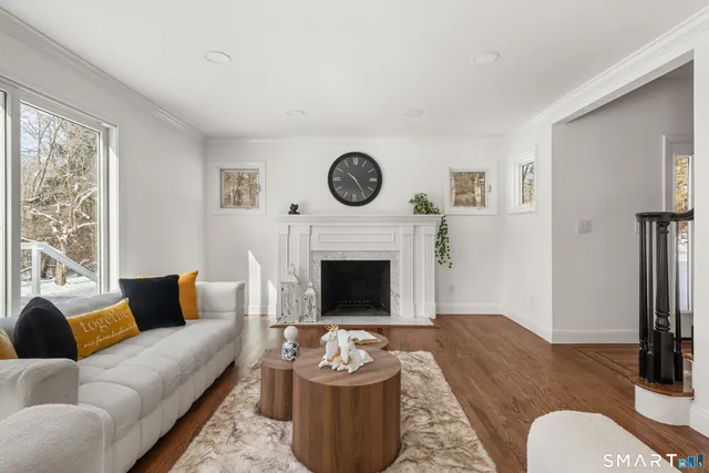 $1,695,000 | 913 Ridgefield Road, Wilton, CT 06897