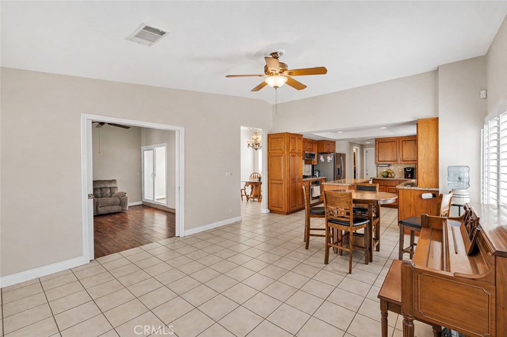 16258 Chiwi Road Apple Valley, CA 92307 - Photo 11 of 48