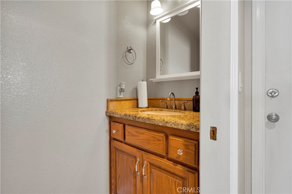 16258 Chiwi Road Apple Valley, CA 92307 - Photo 16 of 48
