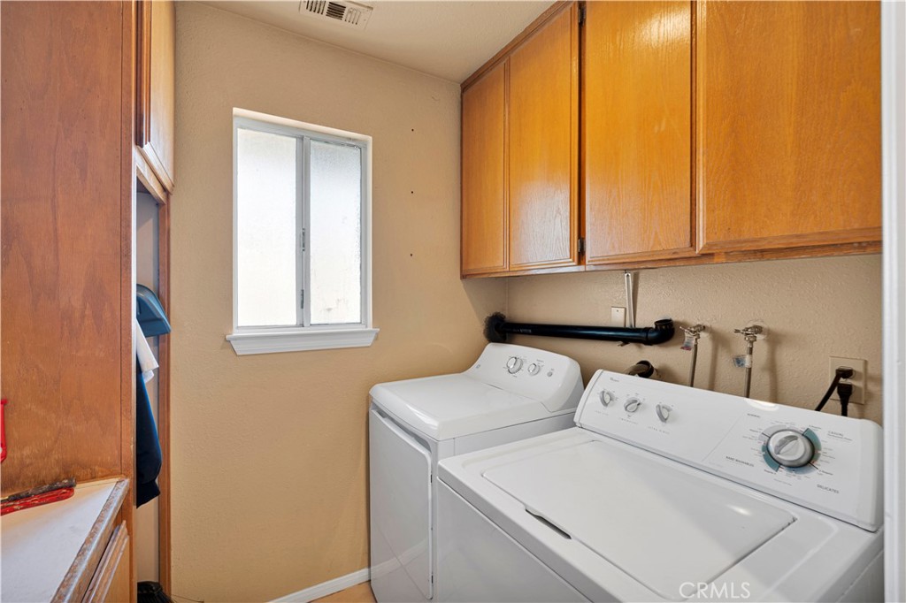 16258 Chiwi Road Apple Valley, CA 92307 - Photo 17 of 48