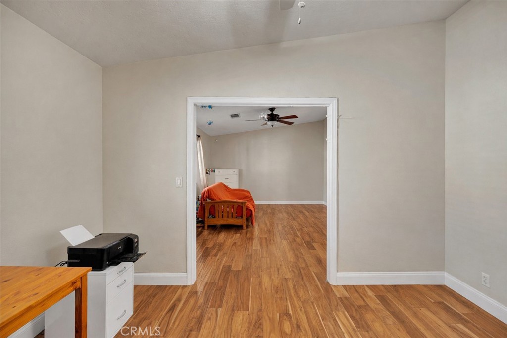 16258 Chiwi Road Apple Valley, CA 92307 - Photo 20 of 48 Office