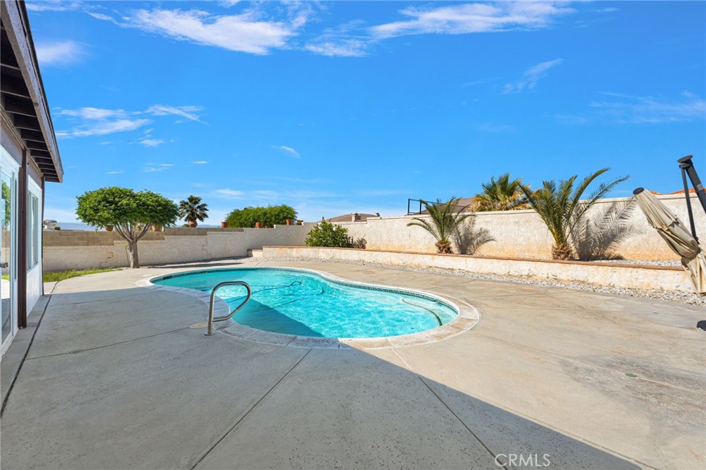 16258 Chiwi Road Apple Valley, CA 92307 - Photo 29 of 48