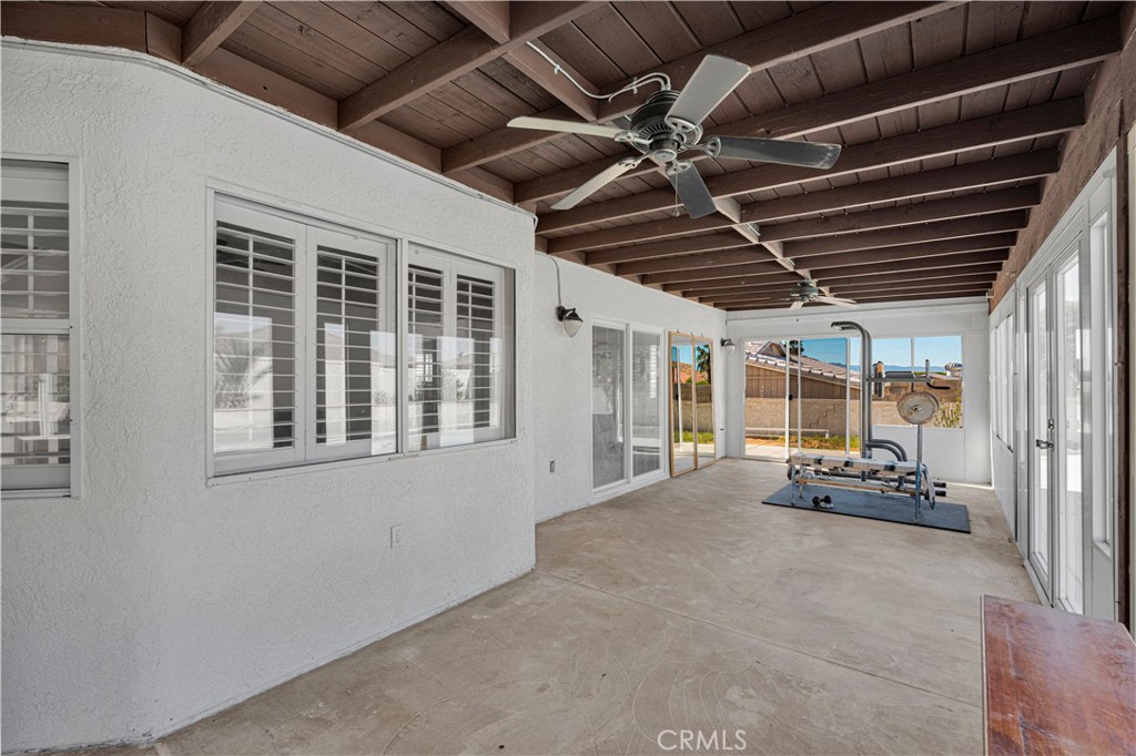 16258 Chiwi Road Apple Valley, CA 92307 - Photo 30 of 48 Sunroom