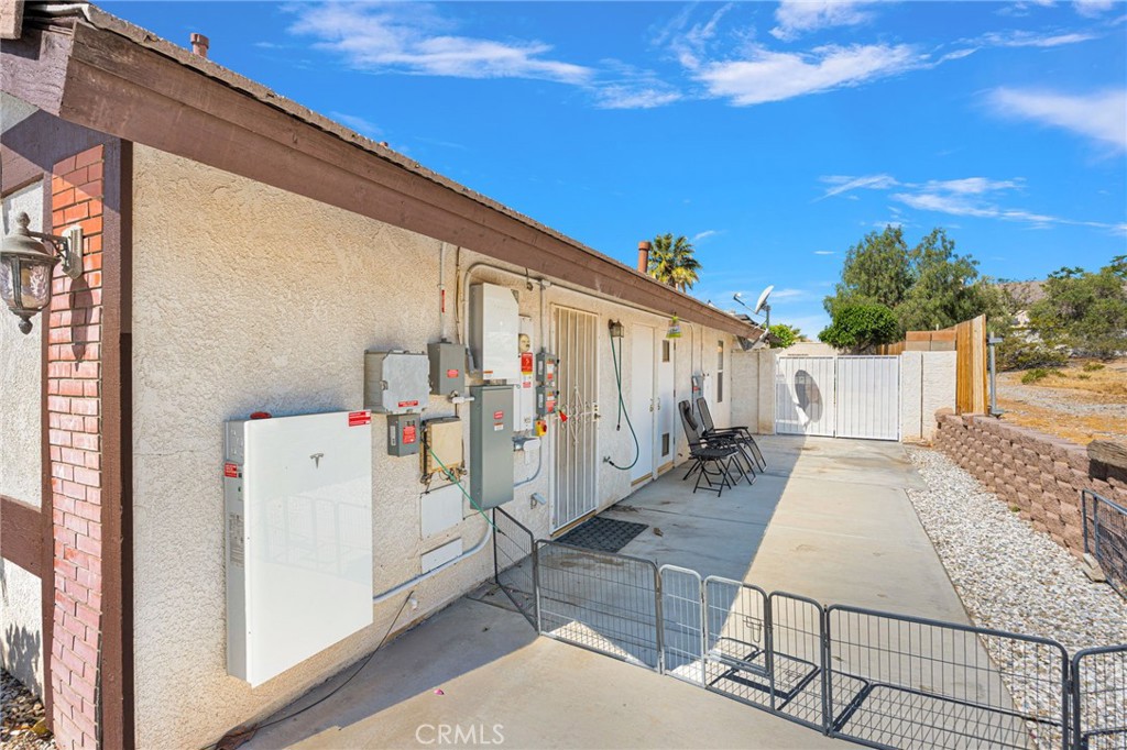 16258 Chiwi Road Apple Valley, CA 92307 - Photo 41 of 48 ADU Patio/Back Enrance