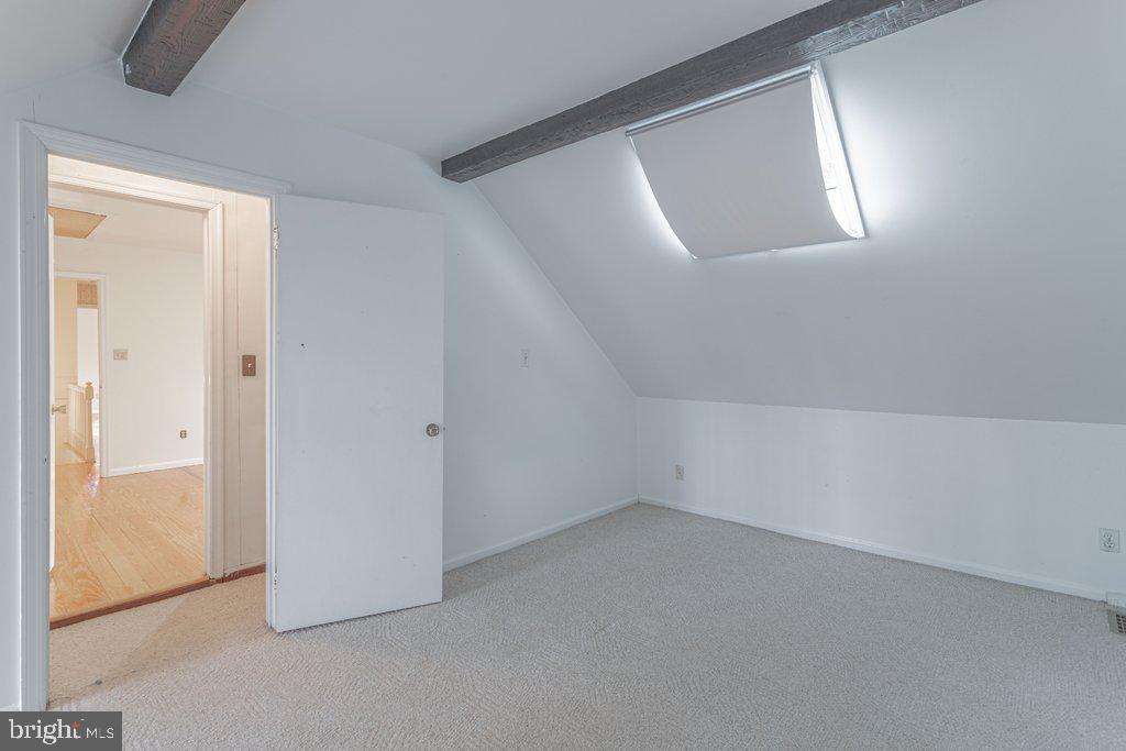 320 Westover Road Moorestown, NJ 08057 - Photo 26 of 34 Sitting Room with Skylight