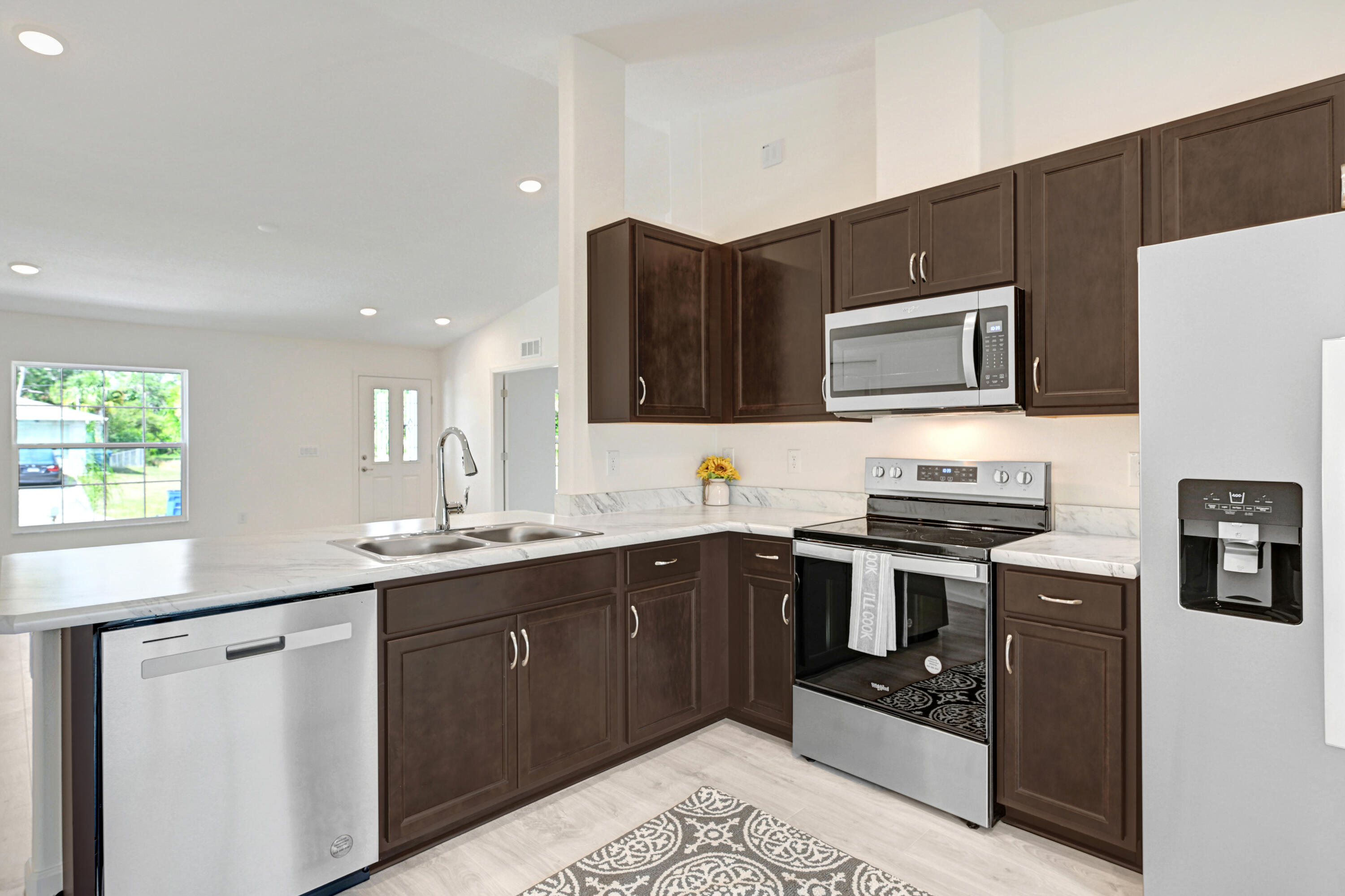 239 Trilby Road Southwest Palm Bay, FL 32908 - Photo 14 of 38 Kitchen