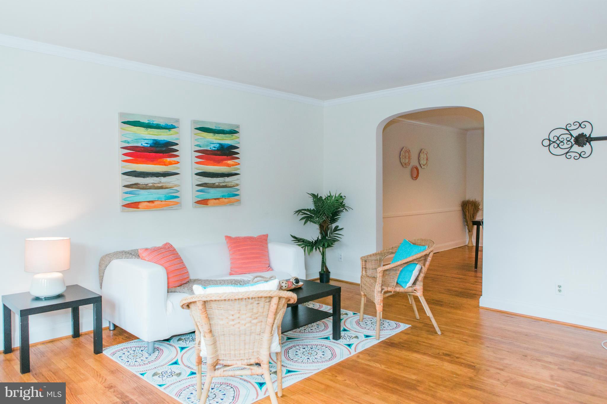 115 Overbrook Road Baltimore, MD 21212 - Photo 2 of 26 Living Room