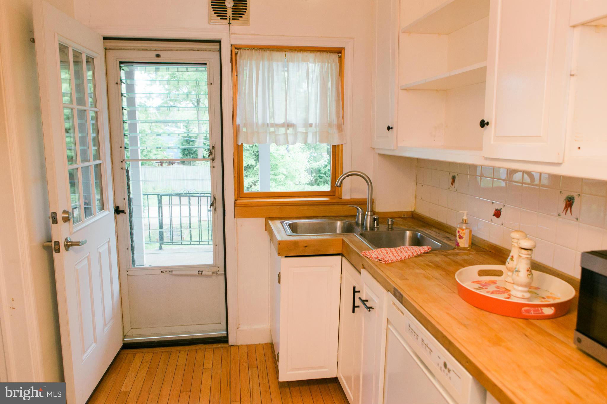 115 Overbrook Road Baltimore, MD 21212 - Photo 7 of 26 Kitchen