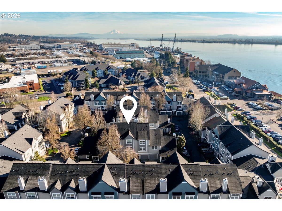 723 Southeast Fairwinds Loop, Unit BLDG H Vancouver, WA 98661 - Photo 23 of 34 an aerial view of multiple house