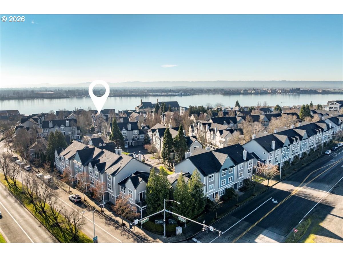 723 Southeast Fairwinds Loop, Unit BLDG H Vancouver, WA 98661 - Photo 31 of 34 a view of buildings