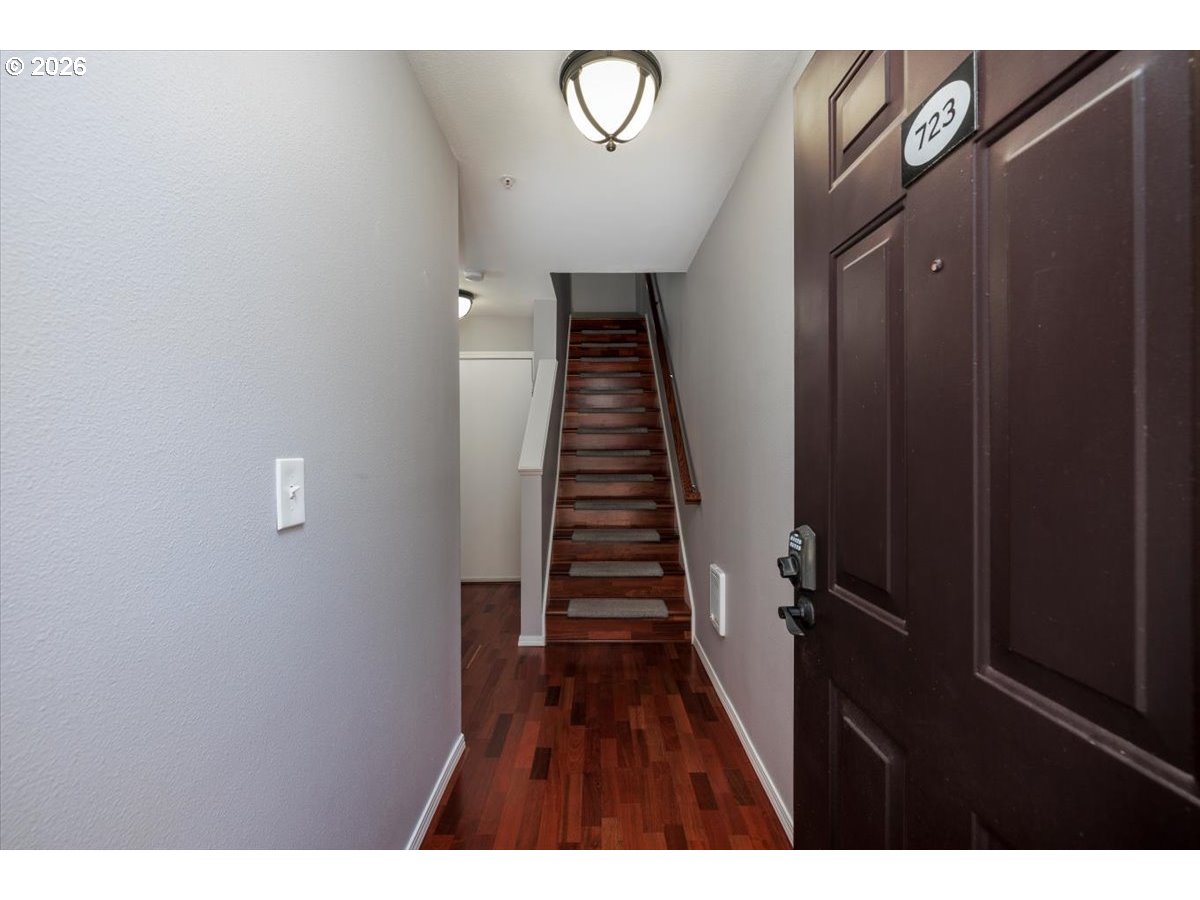 723 Southeast Fairwinds Loop, Unit BLDG H Vancouver, WA 98661 - Photo 5 of 34 a view of entryway with wooden floor