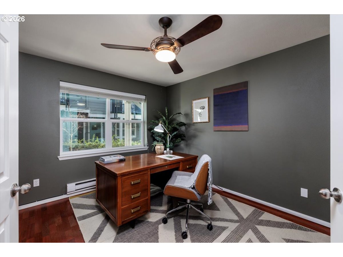 723 Southeast Fairwinds Loop, Unit BLDG H Vancouver, WA 98661 - Photo 6 of 34 a workspace with furniture and window