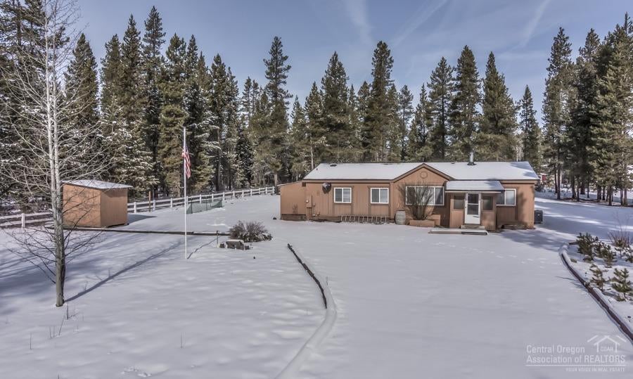 16052 Hawks Lair Road La Pine, OR 97739 - Photo 1 of 25 Primary Photo