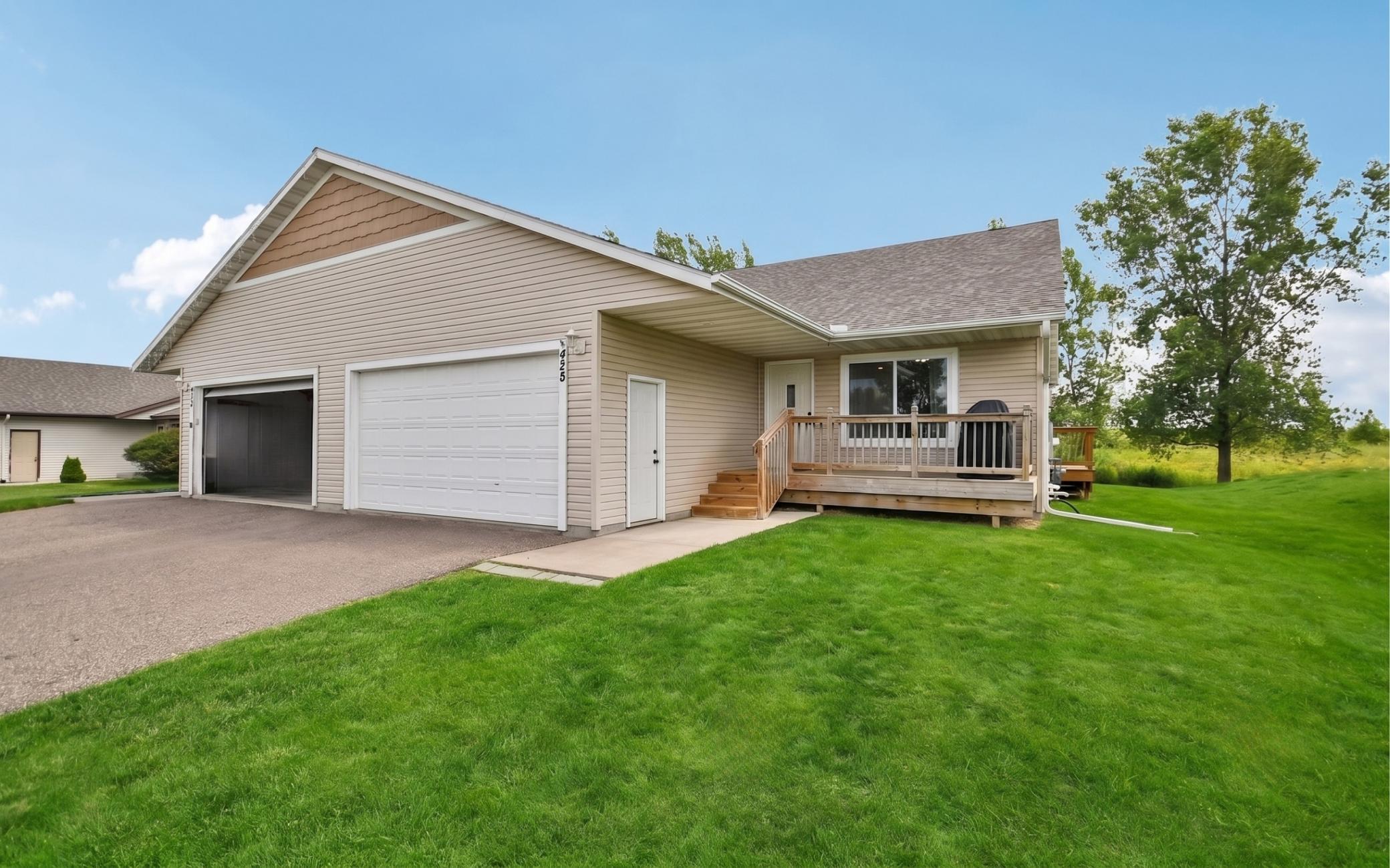 428 East Cheyenne Street Roberts, WI 54023 - Photo 3 of 49