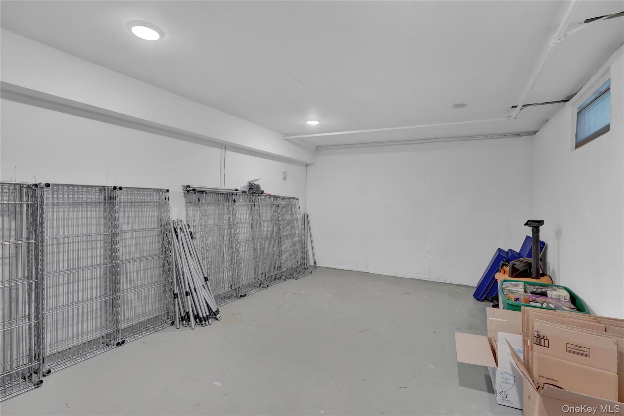 199 August Road North Babylon, NY 11703 - Photo 28 of 32