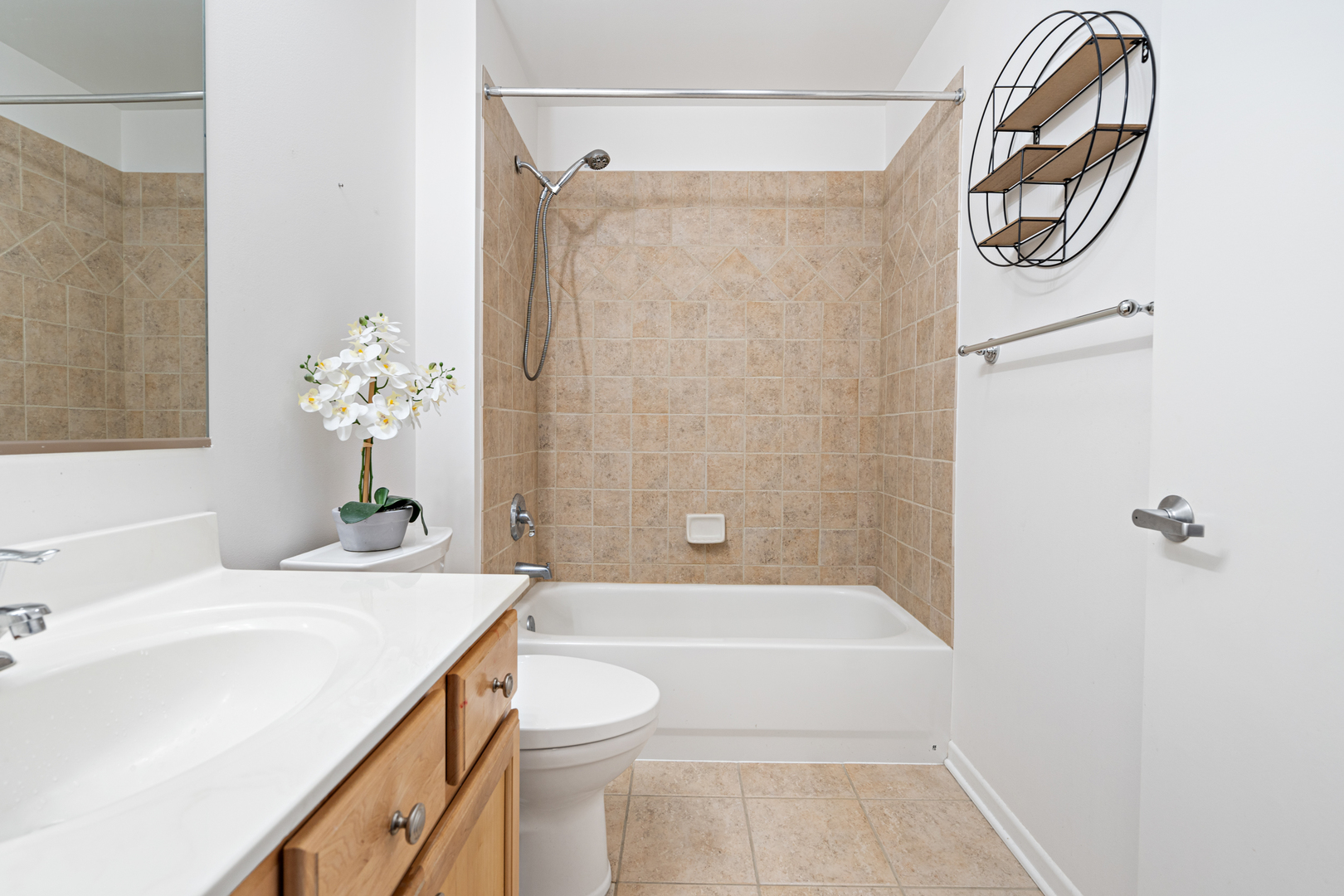 720 Prestwick Lane, Unit 404 Wheeling, IL 60090 - Photo 12 of 25