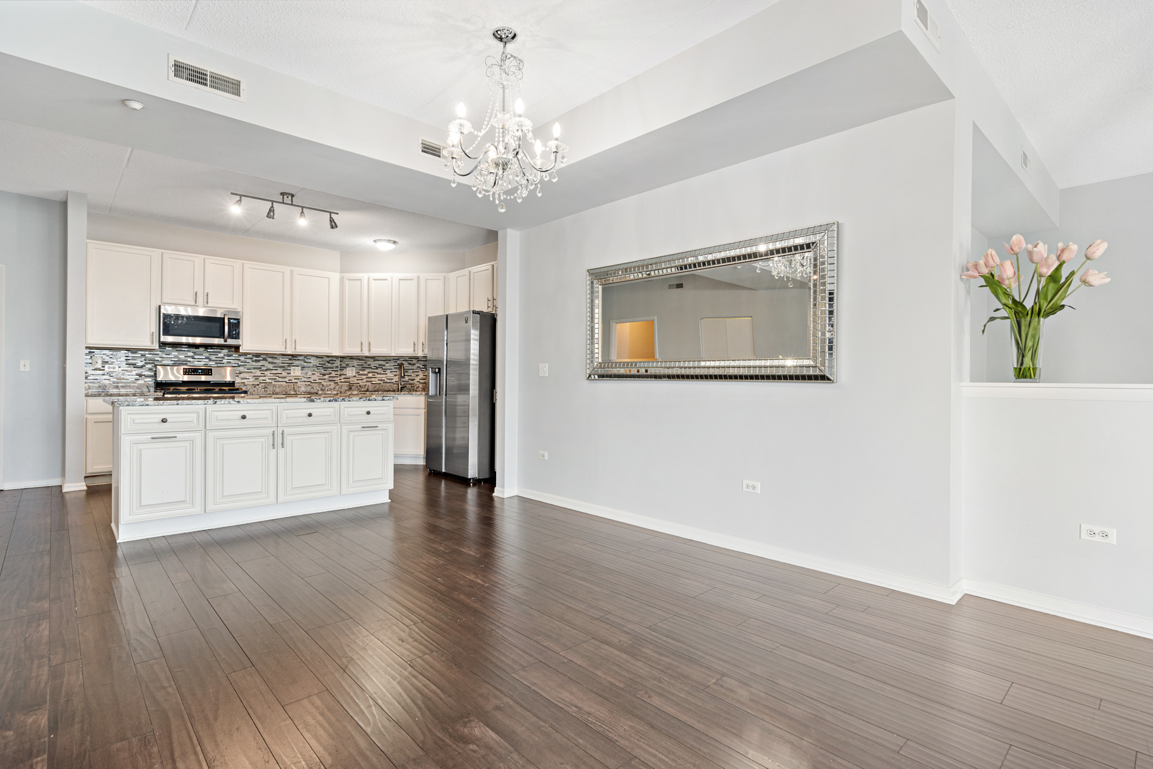 720 Prestwick Lane, Unit 404 Wheeling, IL 60090 - Photo 6 of 25