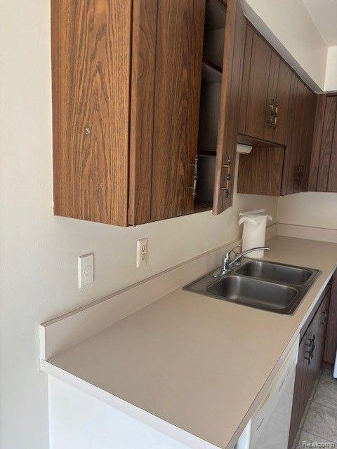 23177 Farmington Road Farmington, MI 48336 - Photo 7 of 26 Gallery Image 7