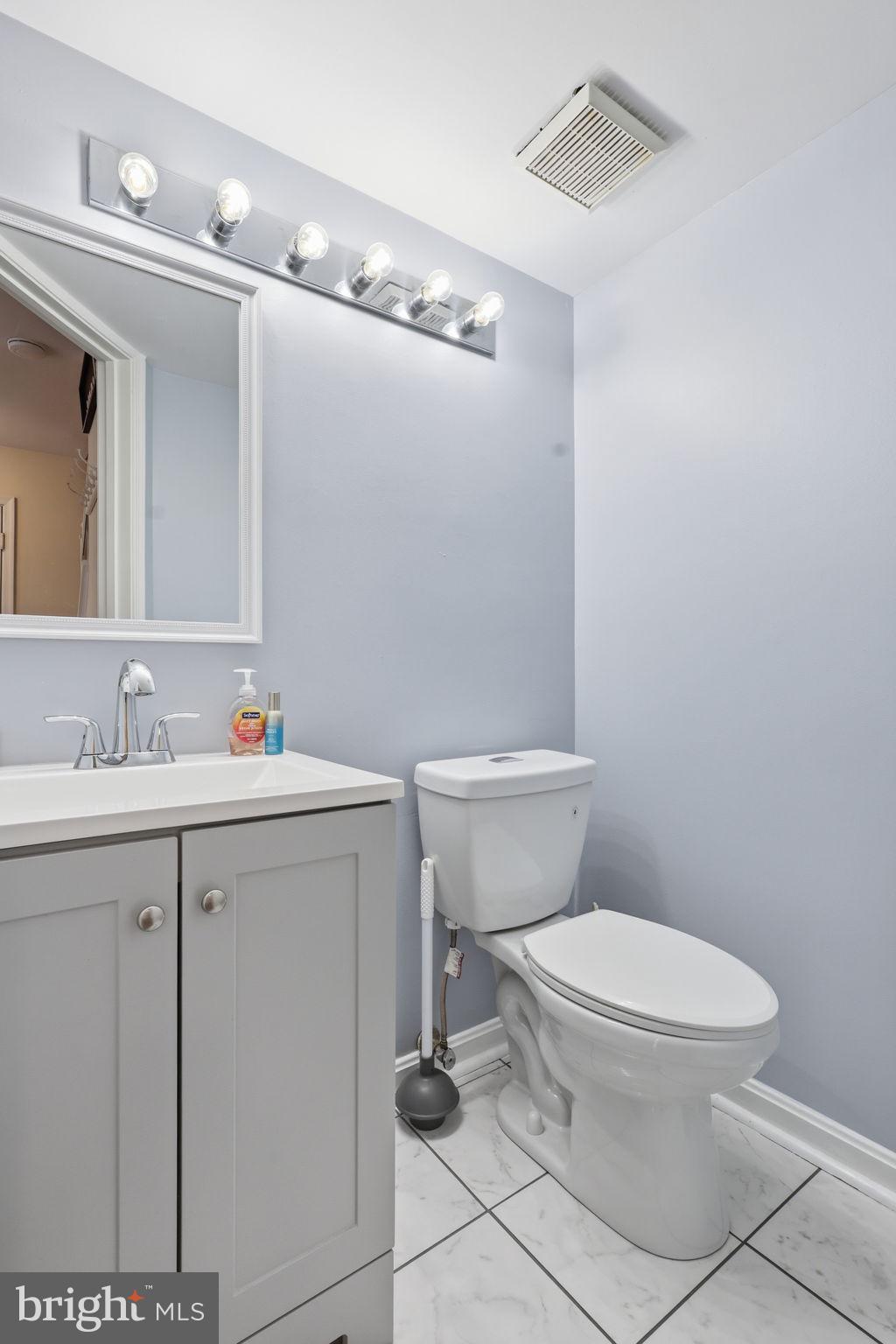 11188 Rienzi Place, Unit 201 Manassas, VA 20109 - Photo 14 of 28